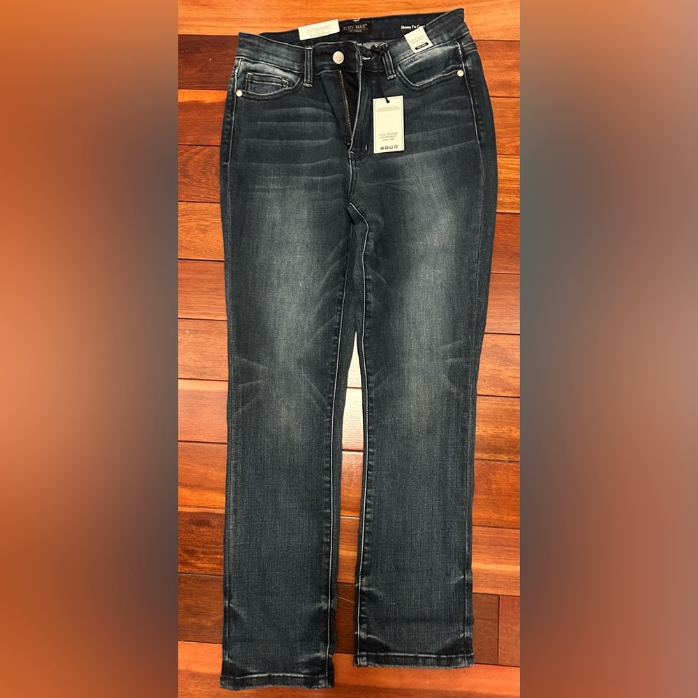NWT Judy Blue Mid Rise Jeans - Size 7/28